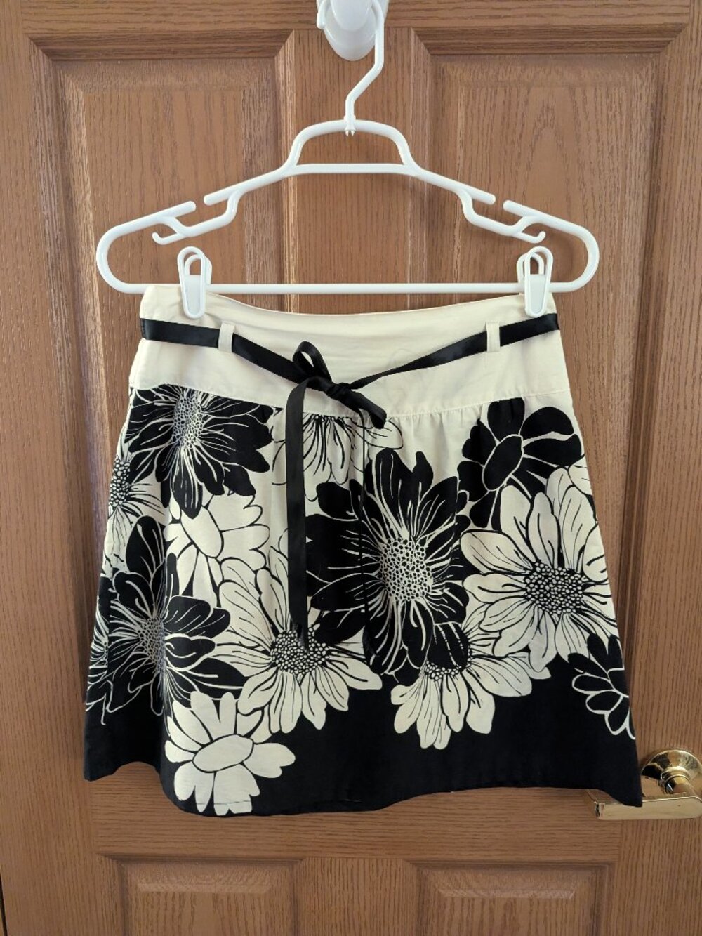 Flirty Y2K floral skirt